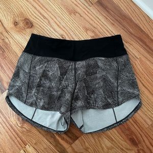 Lululemon Speed Up Short, size 4
